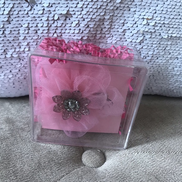 TARINA TARANTINO Hair Clip w/ Original Box - Picture 2 of 4